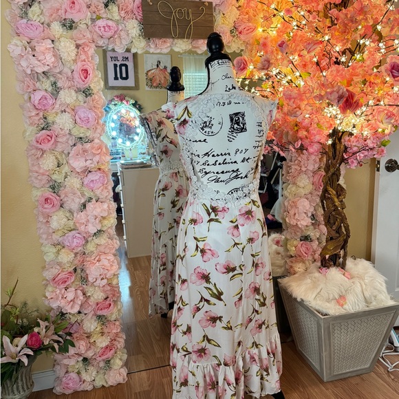 Dress - Picture 3 of 5